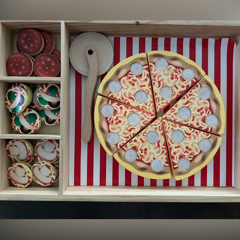 Melissa & Doug pizza party wooden play food set